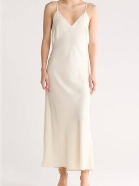 Rachel parcel V- Neck Slip Dress in Cream – V-Neck Spaghetti Strap